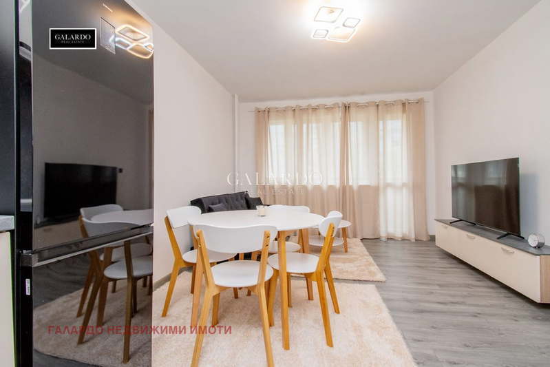 Двустаен апартамент в Стрелбище с модерно обзавеждане