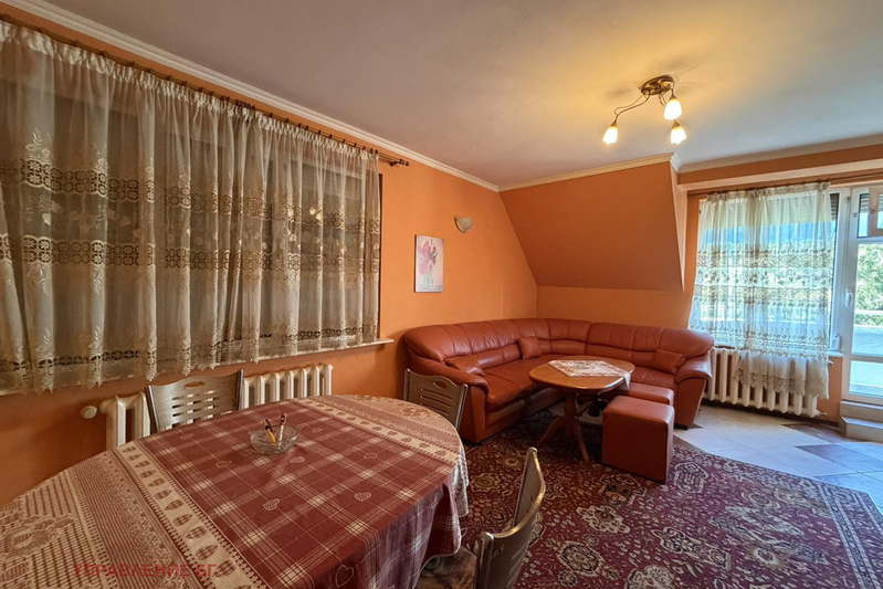 3-bedroom apartment in Sofiya, Strelbishte