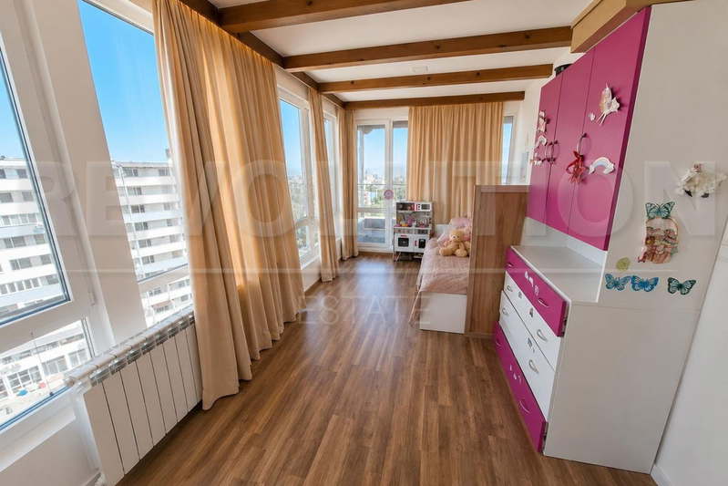 4-bedroom apartment in Sofiya, Studentski Grad