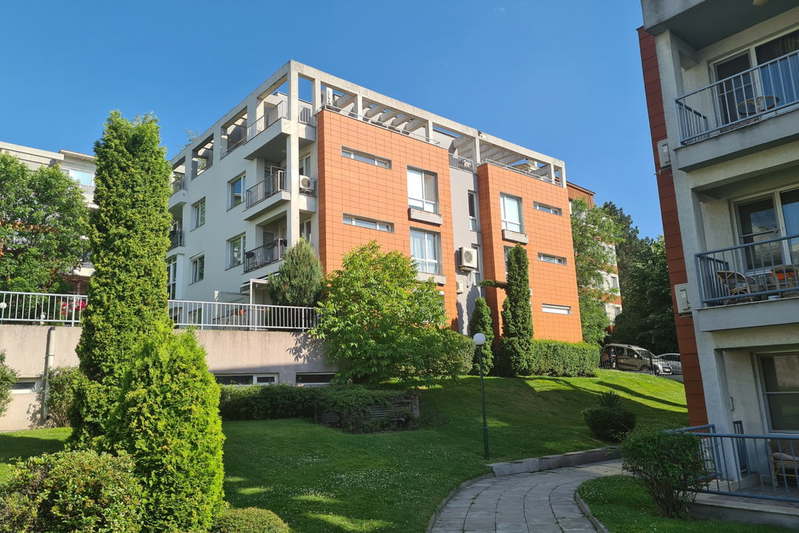 3-bedroom apartment in Sofiya, Studentski Grad
