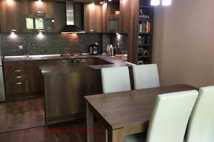 3-bedroom apartment in Sofiya, Studentski Grad