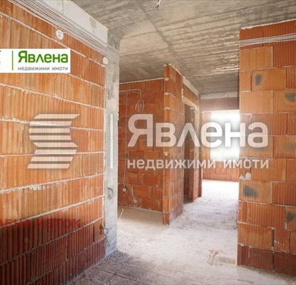 Снимка 2 — Тристаен апартамент в Сухата река с модерно строителство