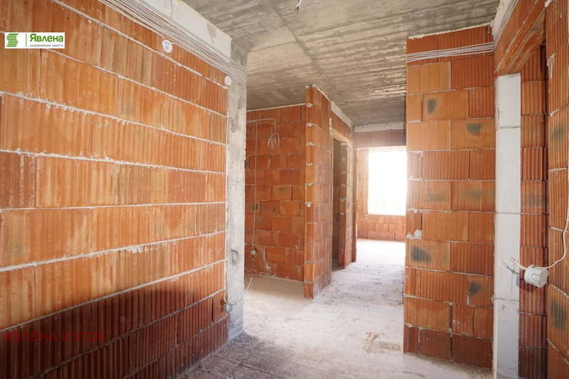 3-bedroom apartment in Sofiya, Suhata Reka