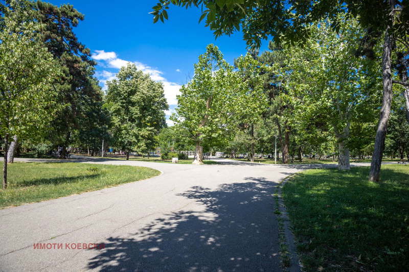 Тристаен апартамент в Света Троица с три тераси