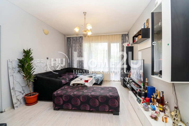3-bedroom apartment in Sofiya, Tolstoi
