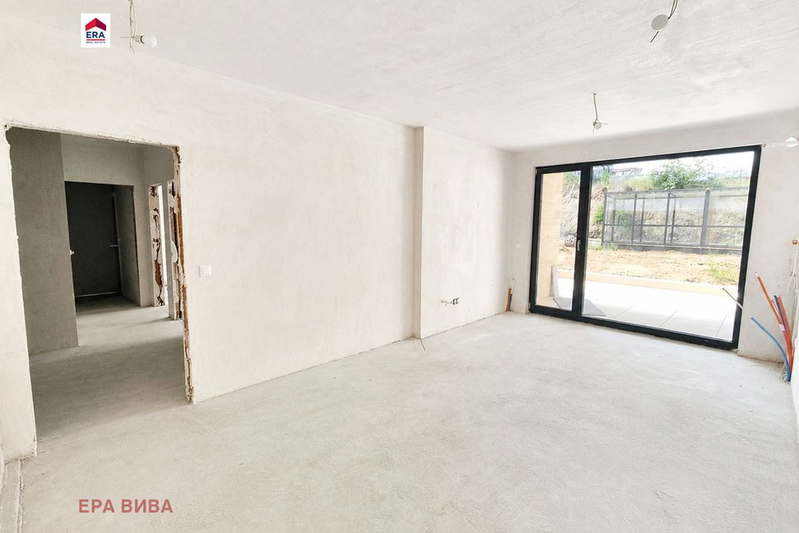 Three-room apartment with yard and view of Vitosha in Sofia, Vitosha