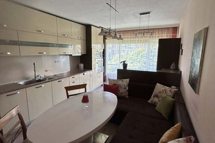 4-bedroom apartment in Sofiya, Vrybnica 2