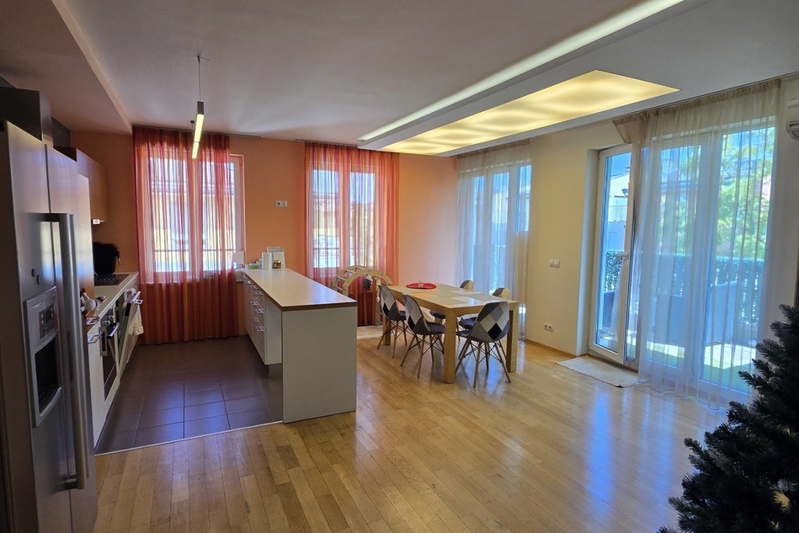 4-bedroom apartment in Sofiya, Malinova Dolina