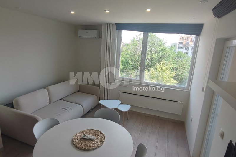 3-bedroom apartment in Sofiya, Zona B-18