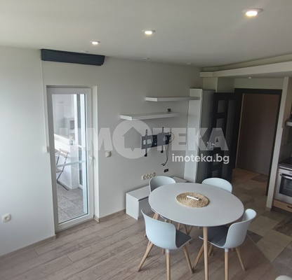 Photo 2 — Three-room apartment in Zona B-18 with terrace and elevator