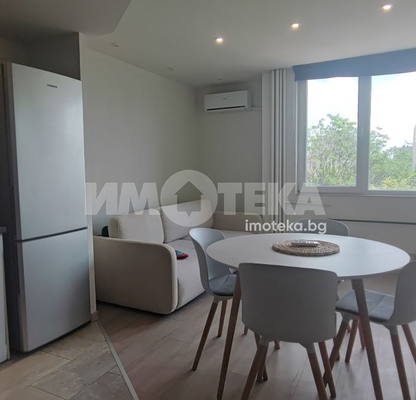 Photo 3 — Three-room apartment in Zona B-18 with terrace and elevator