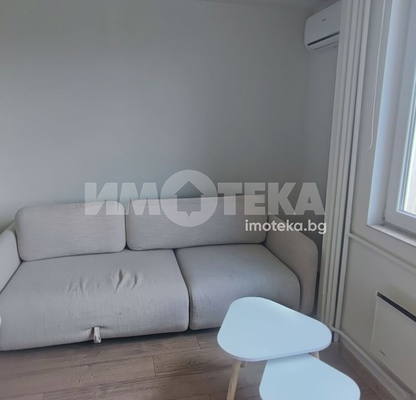 Photo 5 — Three-room apartment in Zona B-18 with terrace and elevator