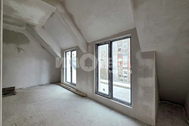 4-bedroom apartment in Sofiya, Zona B-19