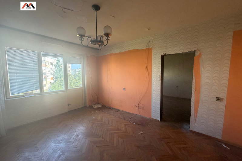 4-bedroom apartment in Stara Zagora, Ayazmoto