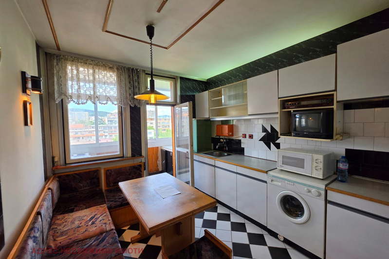 3-bedroom apartment in Stara Zagora, Centyr