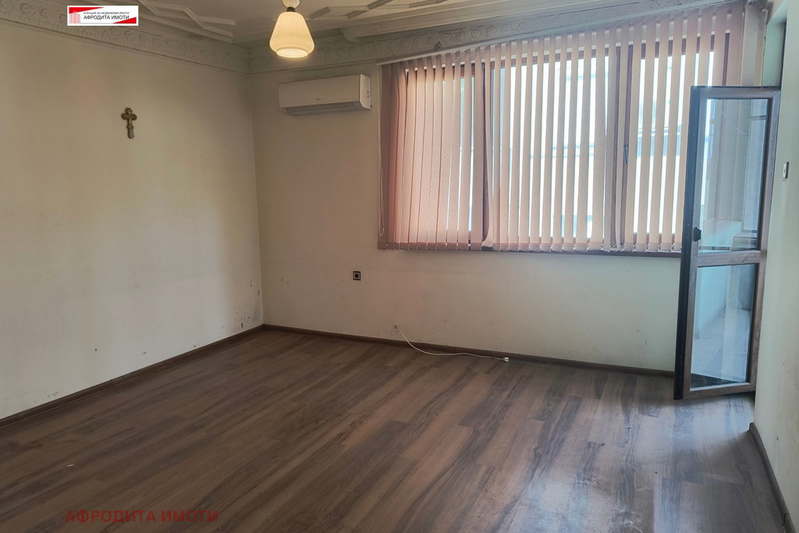 3-bedroom apartment in Stara Zagora, Centyr