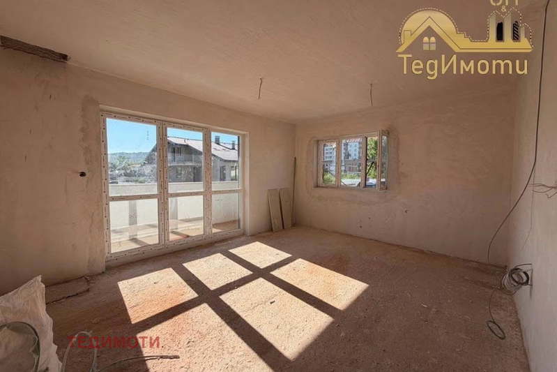 3-bedroom apartment in Stara Zagora, Jeleznik - Centyr