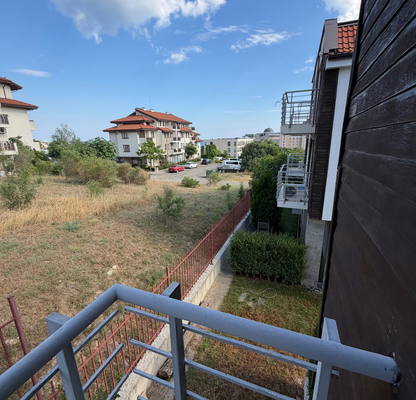 Снимка 5 — Тристаен апартамент в Свети Влас с басейн в New Line Village