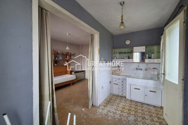 4-bedroom apartment in Tyrgovishte, Centyr