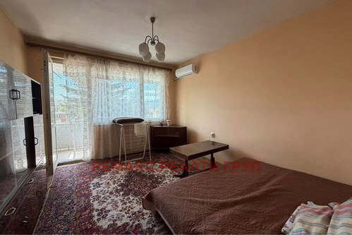 4-bedroom apartment in Tyrgovishte, Centyr