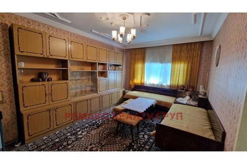 4-bedroom apartment in Tyrgovishte, Varosha
