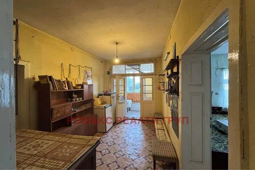 4-bedroom apartment in Tyrgovishte, Zapad 3
