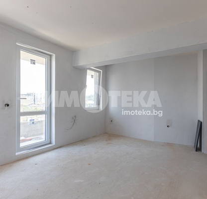 Photo 2 — Three-room apartment in Asparuhovo with terrace and elevator