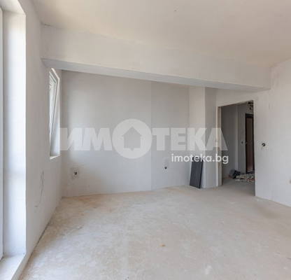 Photo 3 — Three-room apartment in Asparuhovo with terrace and elevator