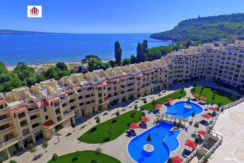 Three-room apartment with terrace in Asparuhovo, Varna