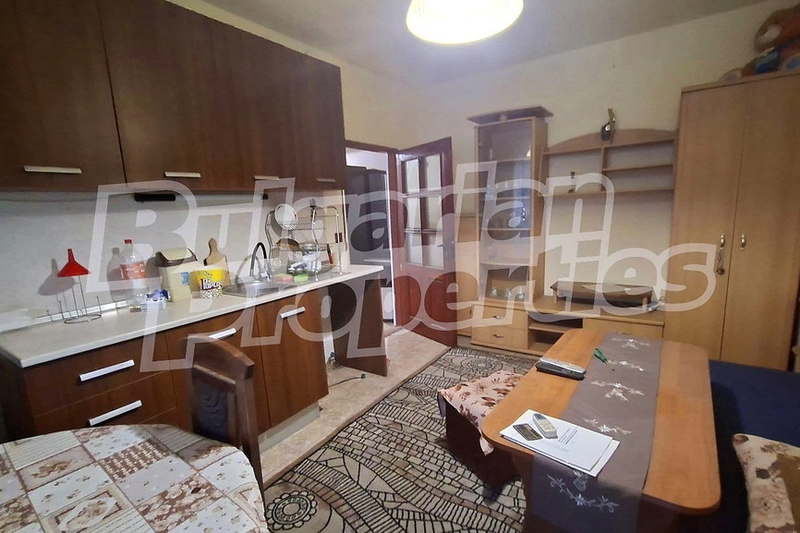 Четиристаен апартамент в Аспарухово с две тераси