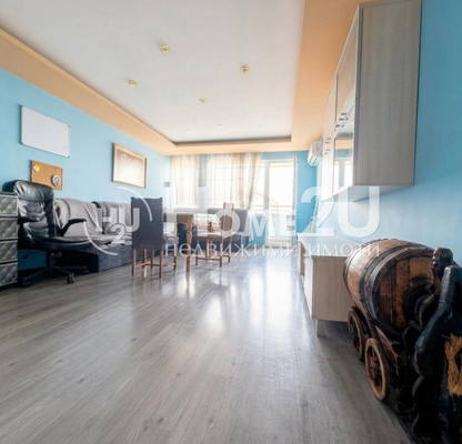 Снимка 2 — Тристаен апартамент с морска панорама в Автогара, Варна