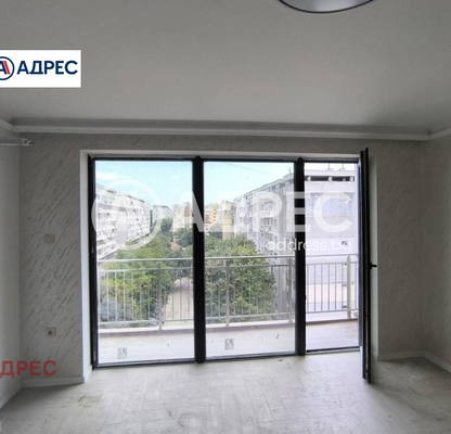 Снимка 3 — Тристаен апартамент с тераса в Автогара, Варна