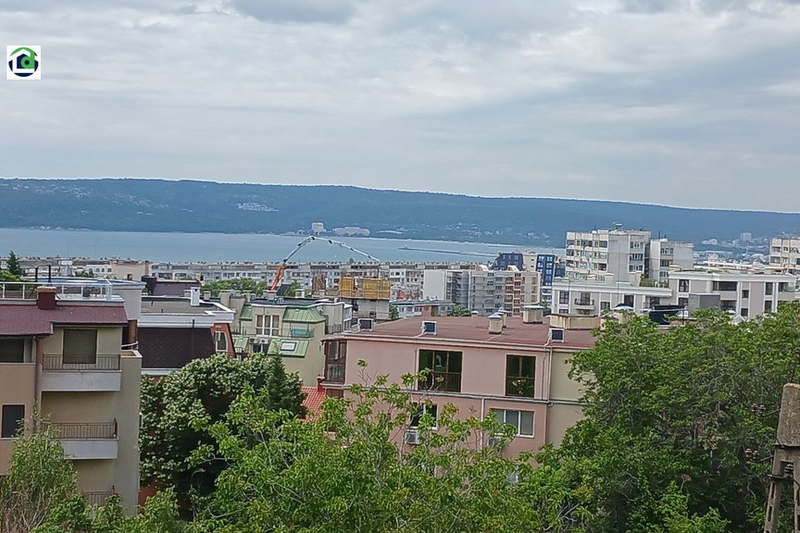 Южен 2-стаен апартамент с морска панорама в Бриз, Варна
