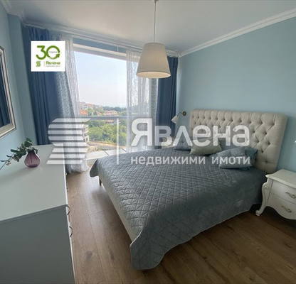 Снимка 5 — Тристаен апартамент с панорамна тераса в Бриз, Варна
