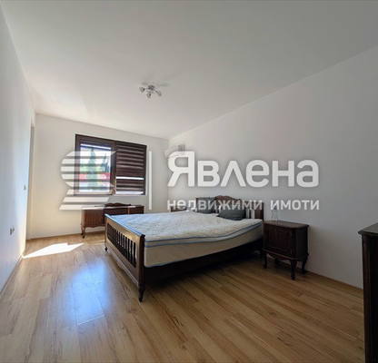 Снимка 5 — Тристаен апартамент с голяма тераса в Бриз, Варна