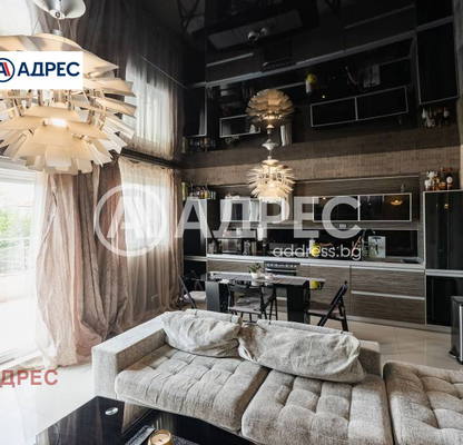 Снимка 5 — Тристаен апартамент с морска панорама в Бриз, Варна