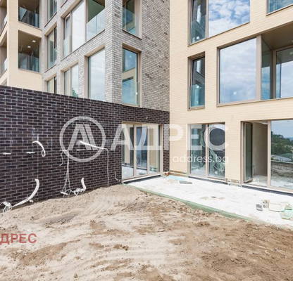 Снимка 2 — Тристаен апартамент с морска панорама в Бриз, Варна