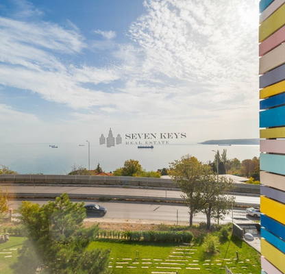 Снимка 2 — Двустаен апартамент с морска панорама в Бриз, Варна
