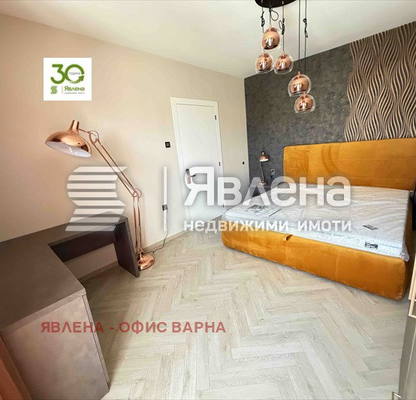 Снимка 4 — Четиристаен апартамент в центъра на Варна с тераси