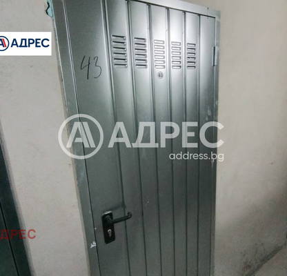 Снимка 5 — Двустаен апартамент с тераса в центъра на Варна