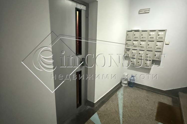 3-bedroom apartment in Varna, Centyr