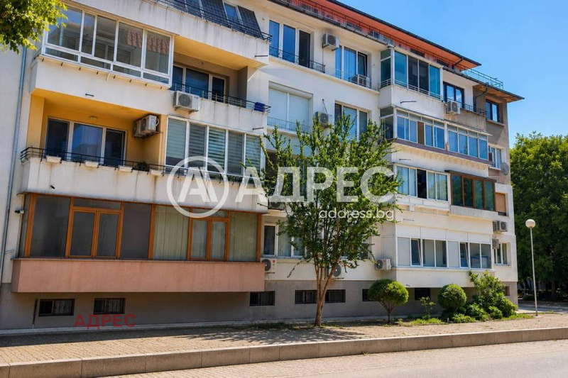 3-bedroom apartment in Varna, Centyr