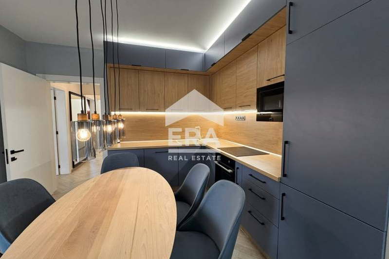 4-bedroom apartment in Varna, Centyr
