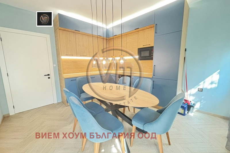 4-bedroom apartment in Varna, Centyr