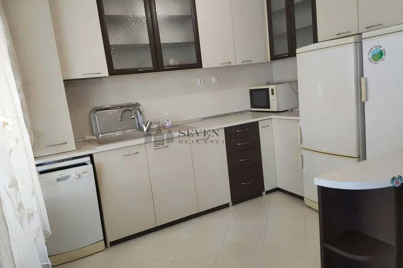 3-bedroom apartment in Varna, Centyr
