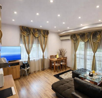 Photo 2 — 4-bedroom apartment in Varna, Centyr