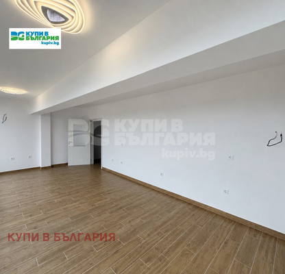 Снимка 4 — Тристаен апартамент с тераса и морска панорама в Галата, Варна