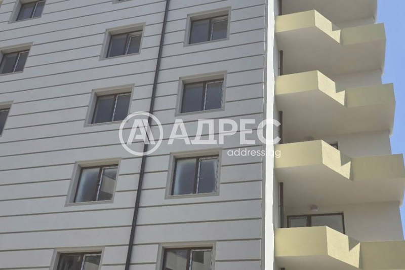 Двустаен апартамент с тераса в Гранд Мол, Варна