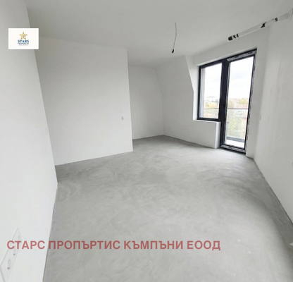Снимка 5 — Тристаен апартамент в Гръцка махала с три тераси във Варна