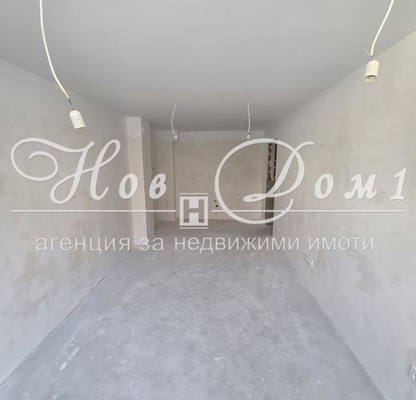 Снимка 2 — 2-стаен апартамент в ХЕИ, Варна с тераса и паркомясто